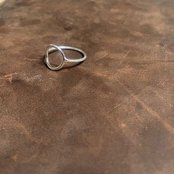 Tiny Delicate  Circle Ring Sterling Silver 925 Size 8 Minimalist Jewelery - Picture 5 of 14